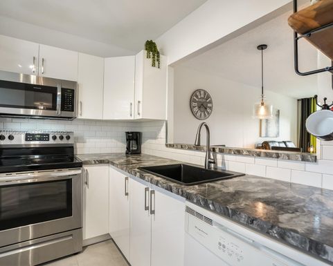 4706 NW 36th St # 507, Lauderdale Lakes FL 33319