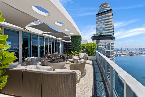 200 Biscayne Boulevard Way # 5404, Miami FL 33131