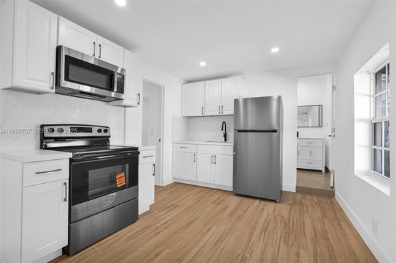 2419 Coolidge St # 1, Hollywood FL 33020