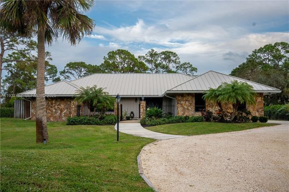 1872 SE Colony Way, Jupiter FL 33478