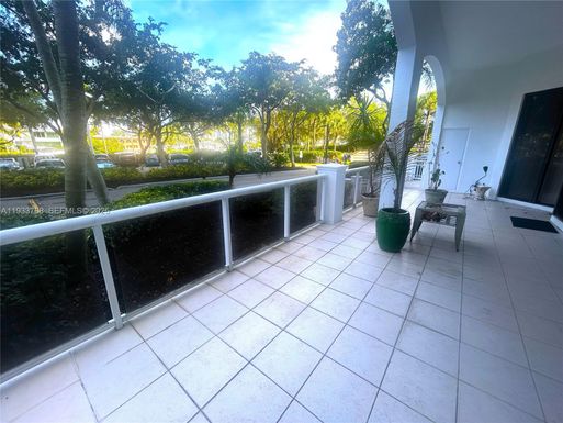 3640 Yacht Club Dr # 104, Aventura FL 33180