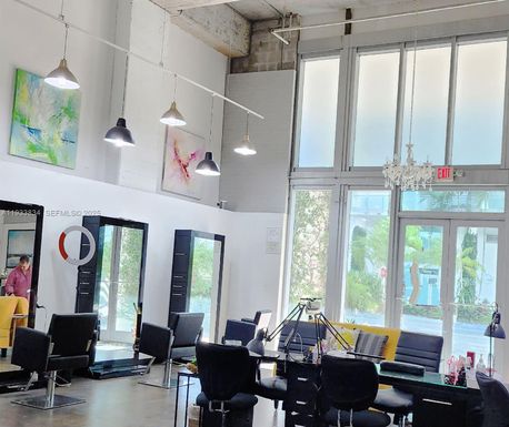 90 SW 3rd St, Miami FL 33130