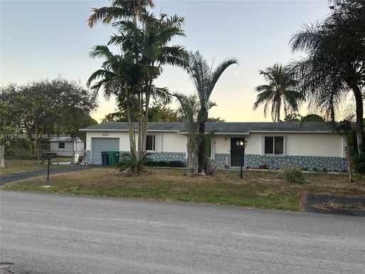 16452 SW 293rd St, Homestead FL 33033