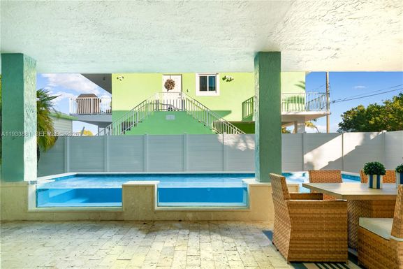 127 Peace Ave, Key Largo FL 33070