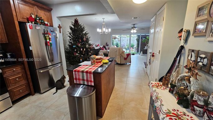 3321 Farragut St # 7H, Hollywood FL 33021