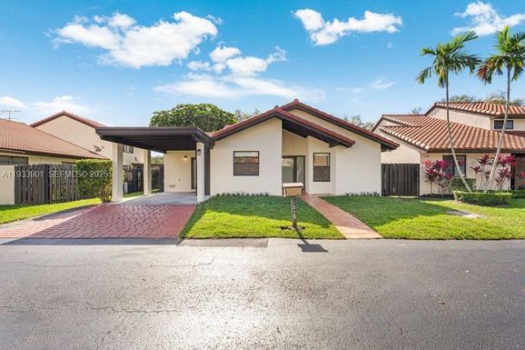 11256 SW 90th Ln # 11256, Miami FL 33176