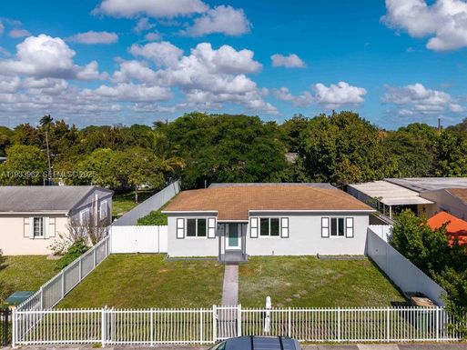 1265 NE 142nd St, North Miami FL 33161