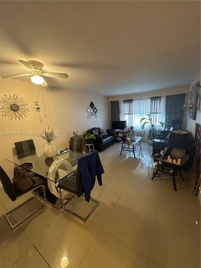 1050 E Sample Rd # 208, Pompano Beach FL 33064