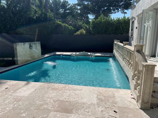 4575 Post Ave, Miami Beach FL 33140