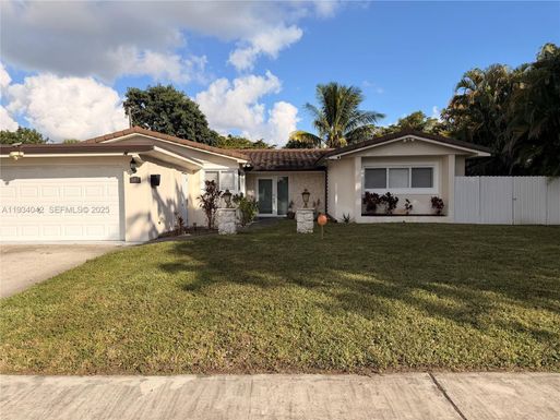661 SW 67th Ave, Pembroke Pines FL 33023