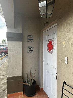 8020 W 28 CT # 104, Hialeah FL 33018