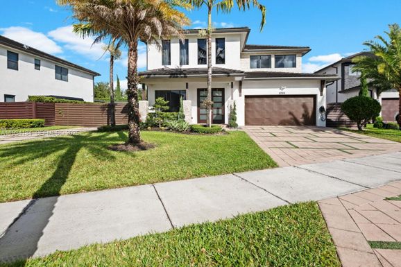 8723 NW 161st Ter, Miami Lakes FL 33018