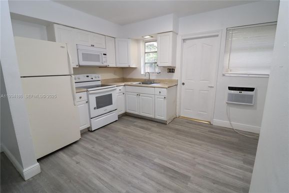 915 NE 16th Ter # 4, Fort Lauderdale FL 33304