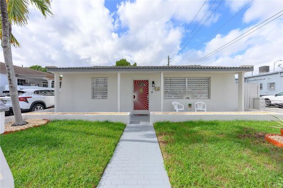 30 SW 57th Ct, Miami FL 33144