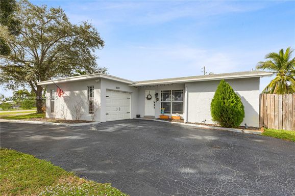 11301 NW 32nd Pl, Sunrise FL 33323