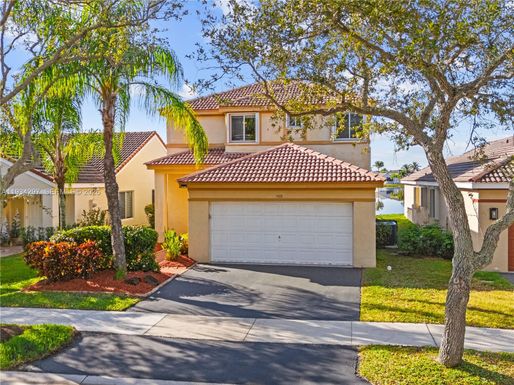 1433 Presidio Dr, Weston FL 33327