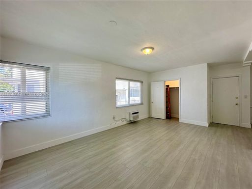 955 Bay Dr # 1, Miami Beach FL 33141