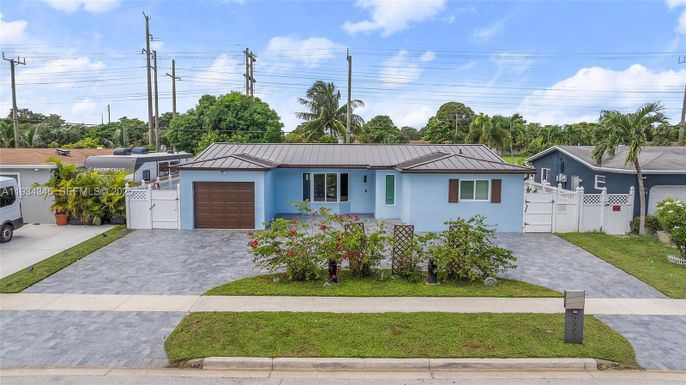 559 NW 70th Way, Margate FL 33063