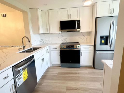 4098 Yarmouth  E # 4098, Boca Raton FL 33434