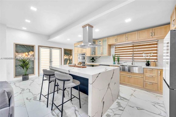 4708 Alton Rd, Miami Beach FL 33140