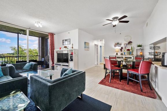 9755 NW 52nd St # 513, Doral FL 33178