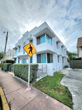 7936 Harding Ave # 4, Miami Beach FL 33141