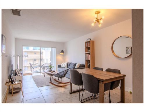 677 NE 24th St # 604, Miami FL 33137