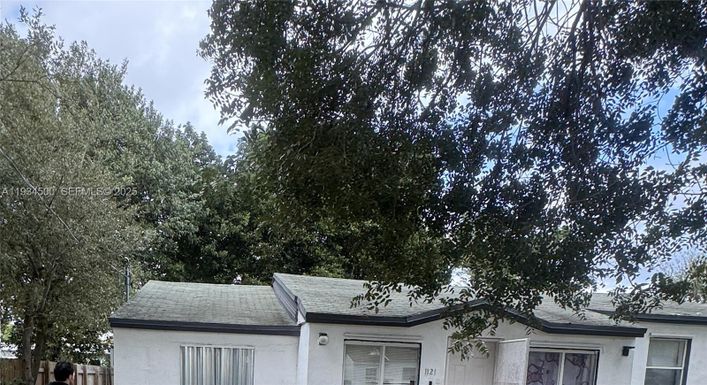 1121 NW 56th St, Miami FL 33127