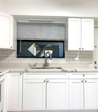 301 SW 10th Ter # 1, Hallandale Beach FL 33009