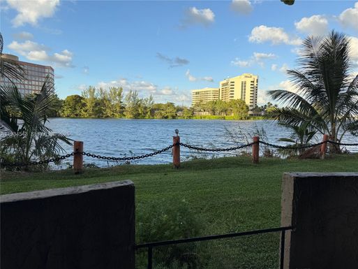 5199 NW 7th St # 115, Miami FL 33126