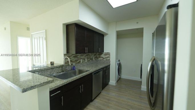 987 SW 37th Ave # 1115, Miami FL 33135