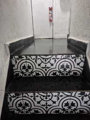 66 W 13th St # 4, Hialeah FL 33010