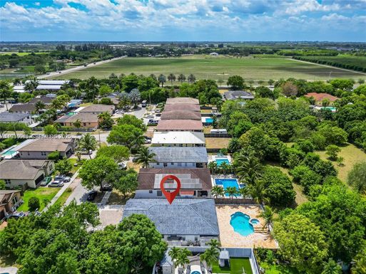15519 SW 182nd Ln, Miami FL 33187