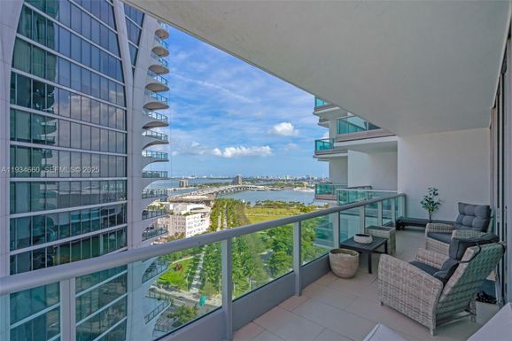 900 Biscayne Blvd # 2312, Miami FL 33132
