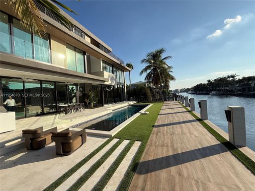 641 Flamingo Dr, Fort Lauderdale FL 33301