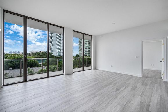 2678 Tigertail Ave # 404, Miami FL 33133