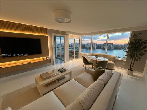 400 S Pointe Dr # 1501, Miami Beach FL 33139