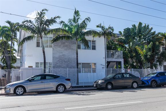 8430 Harding Ave # 4A, Miami Beach FL 33141