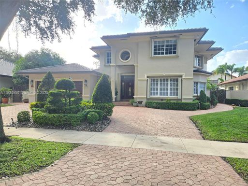 16422 NW 83rd Pl, Miami Lakes FL 33016