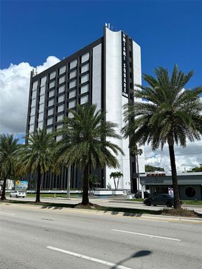 699 NE 167th St, North Miami Beach FL 33162