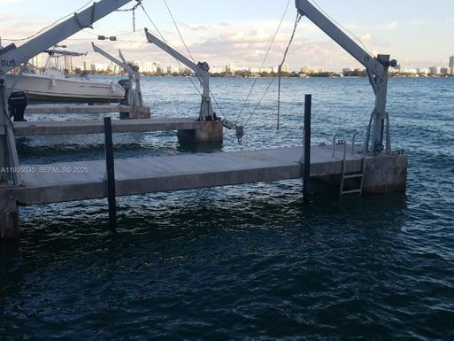 7601 E TREASURE DR / DOCK D5, North Bay Village FL 33141