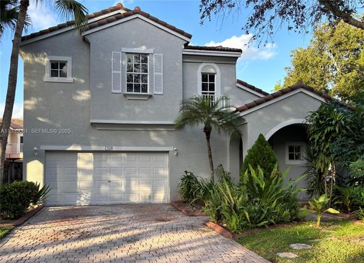 7459 NW 17th Dr, Pembroke Pines FL 33024