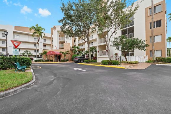 7780 Trent Dr # 307, Tamarac FL 33321