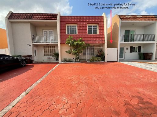 895 W 79th Pl, Hialeah FL 33014