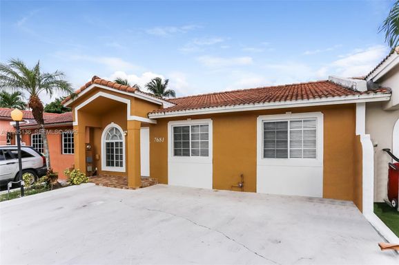 7681 NW 181st Ter, Hialeah FL 33015