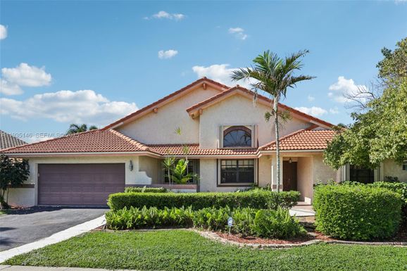 1801 W Oak Knoll Cir, Davie FL 33324