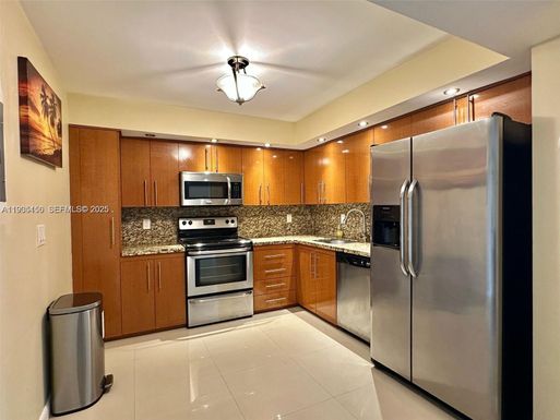 2401 S Ocean Dr # 707, Hollywood FL 33019