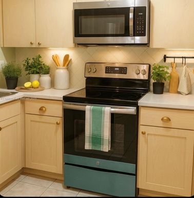 1750 W 46th St # 119, Hialeah FL 33012