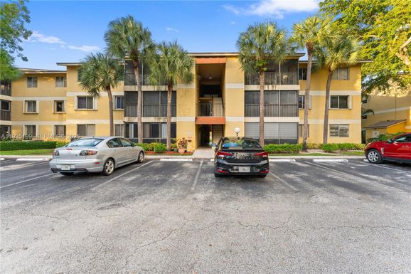 3021 N Oakland Forest Dr # 208, Oakland Park FL 33309