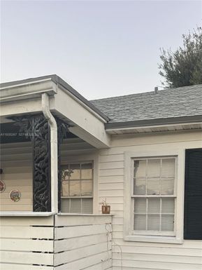 3271 (REAR Studio) NW 15th St, Miami FL 33125